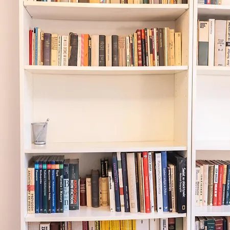 Book A Book - In The City Center Apartament