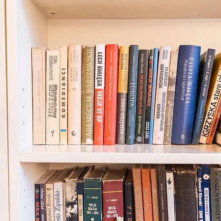 Book A Book - In The City Center Apartament